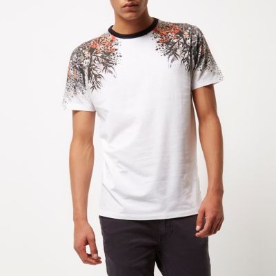 White oriental shoulder print t-shirt